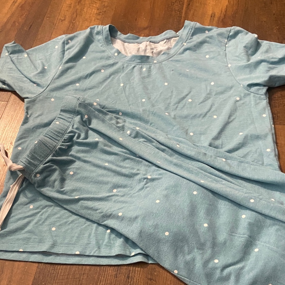 Women’s pajama set!